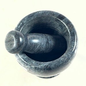 Mortero de Mármol Negro con Mano, 13 cm - imagen 2