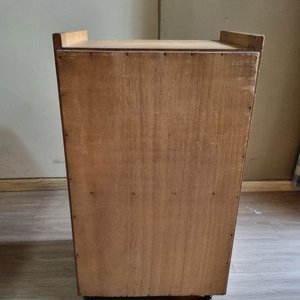 Mueble Organizador de Madera con Divisiones y Ruedas - imagen 4