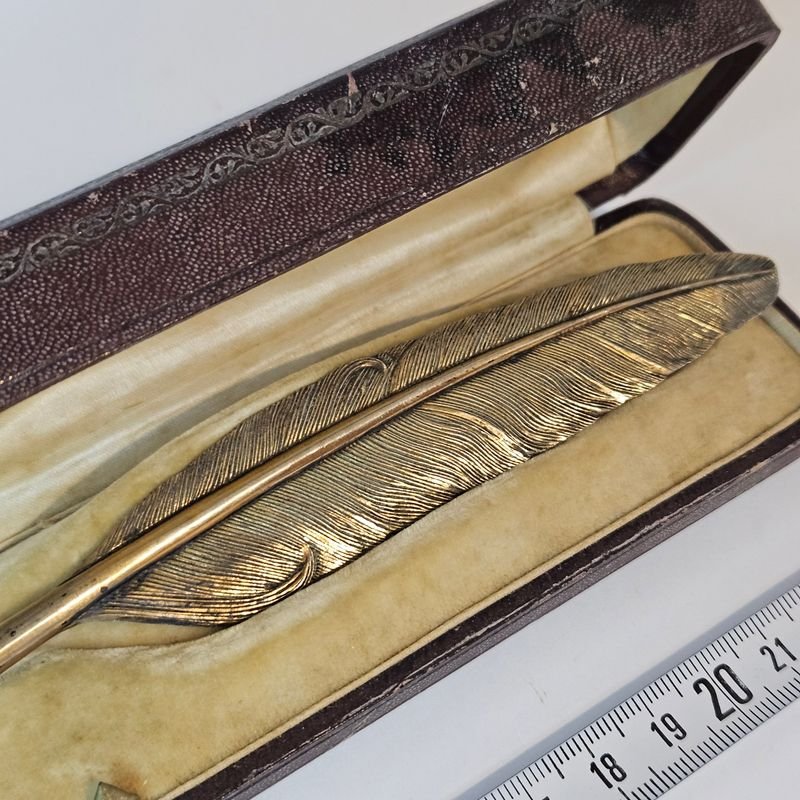 Pluma para escribir con pluma fuente, en su estuche - imagen 2