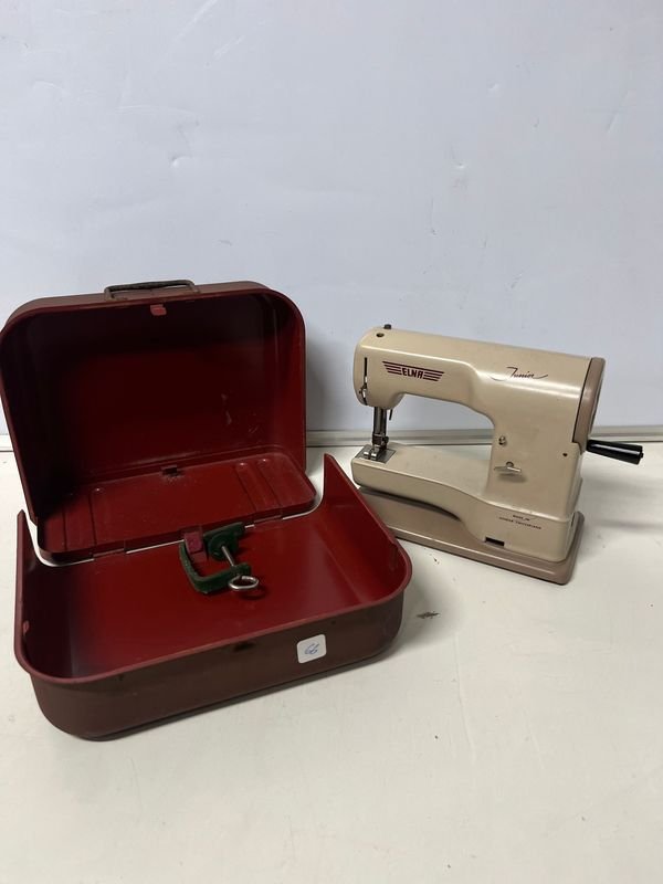 Máquina de Coser Elna Junior Suiza con Estuche Metálico - imagen 1