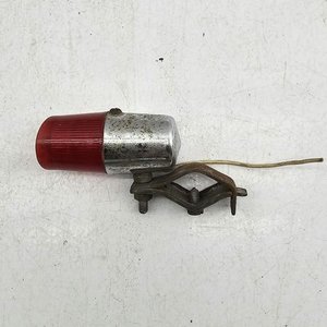 Farol Trasero para Bicicleta de Metal y Acrílico Rojo - imagen 2