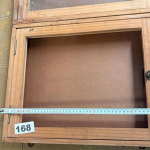 Dos Archivadores de Madera con Puertas de Vidrio - imagen 4