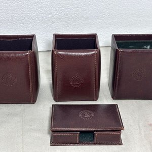 Set de Escritorio de Cuero Bordó con Grabados - imagen 1