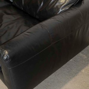 Sofá Italsofà de 2 Cuerpos en Cuero Negro con Patas Cromadas - imagen 3