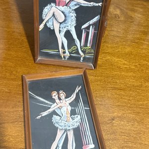 Lote siguiente: Par de Cuadros de Ballet con Marco