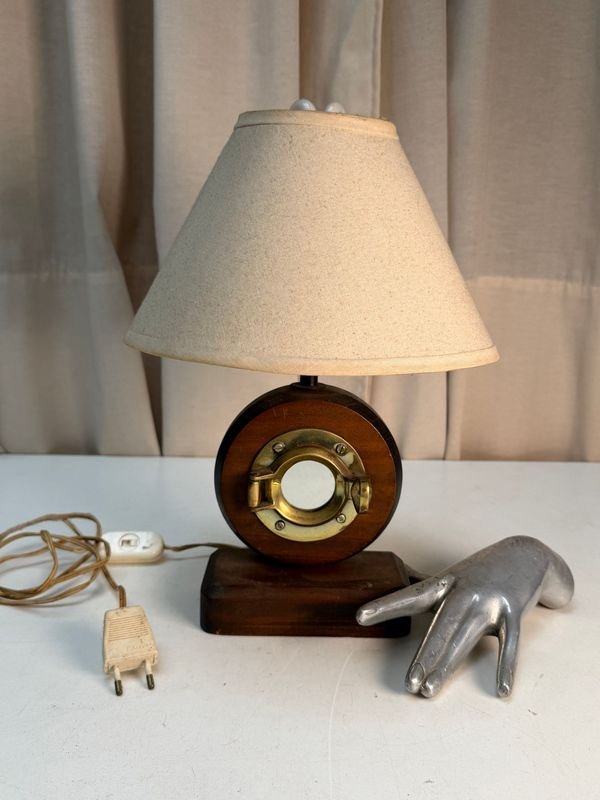 Lámpara de Mesa Estilo Marino con Ojo de Buey