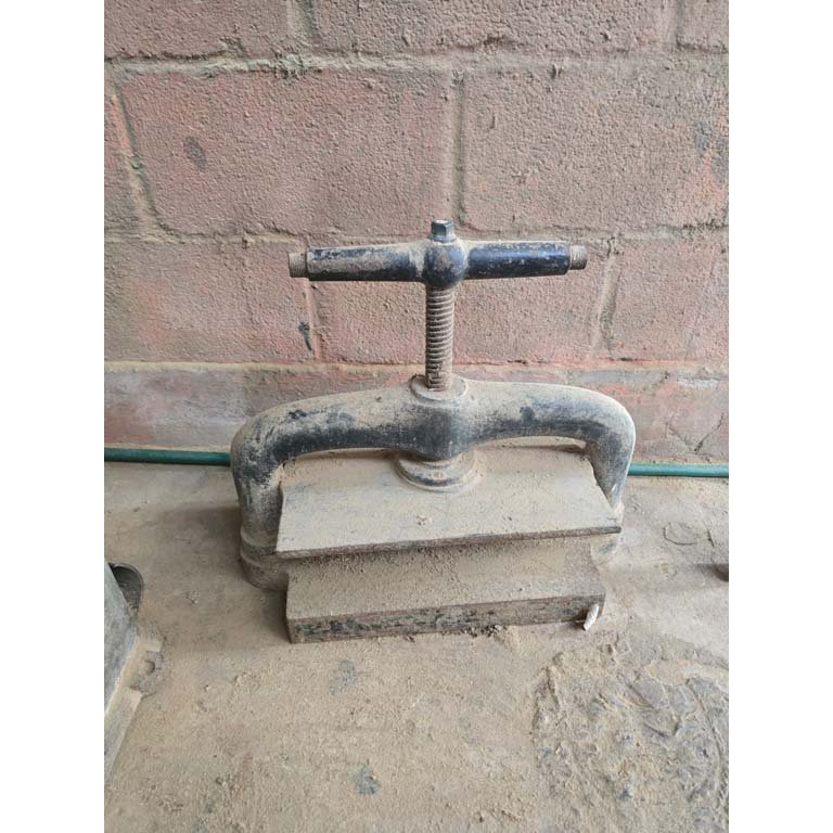 Item 2101225 - Image 0