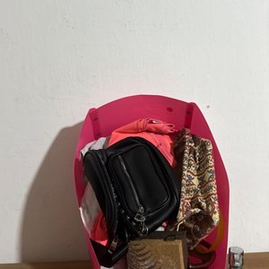 Lote siguiente: Bolsos y Accesorios Varios
