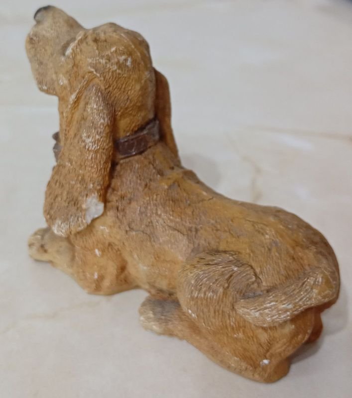 Figura de un Basset Hound en poliresina - imagen 6