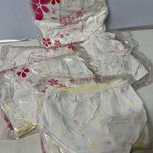 Lote de 20 Bombachas de Algodón para Niñas, Varios Diseños y Colores - imagen 13