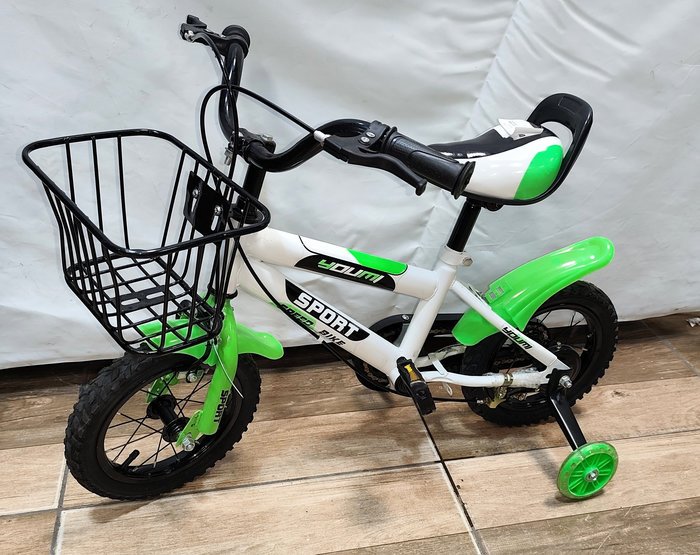 Bicicleta infantil con accesorios y buena condición - imagen 1