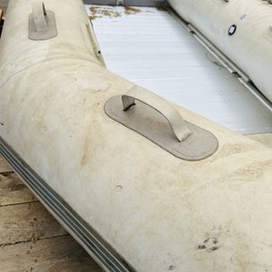 Lote #092 – Bote inflable ZRAY-TM – no cuenta con documentación – 358x160x45cm - imagen 3