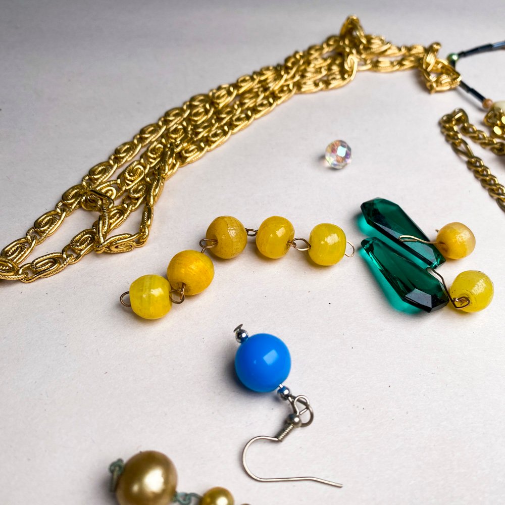 Collares coloridos y accesorios para el cuello - imagen 4