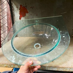 Lote siguiente: Mesada de Baño Moderna en Vidrio Templado