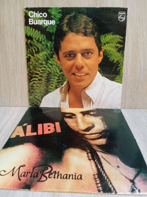 Lote siguiente: Vinilos de Chico Buarque y Maria Bethania en excelente condición