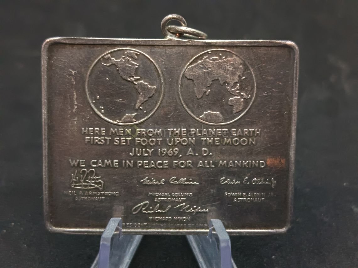 Placa Conmemorativa Misión Apolo 11 - Primeros Hombres en la Luna