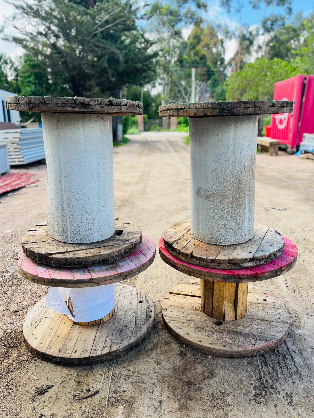 Dos Carreteles Grandes de Madera para Cables