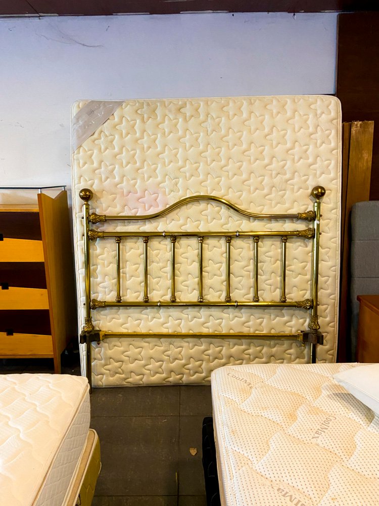 Respaldo de Cama de Bronce Estilo Clásico