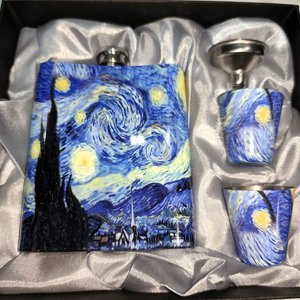 Set de Petaca y Vasos con Diseño "La Noche Estrellada" de Van Gogh - imagen 2