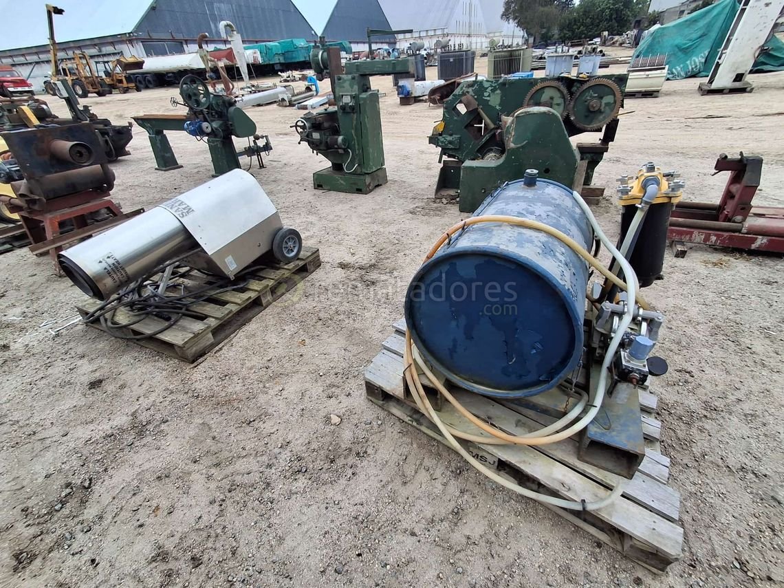 Lote de Maquinaria Industrial y Equipamiento
