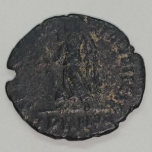 Moneda Romana Antigua Follis de Valentiniano I - imagen 4