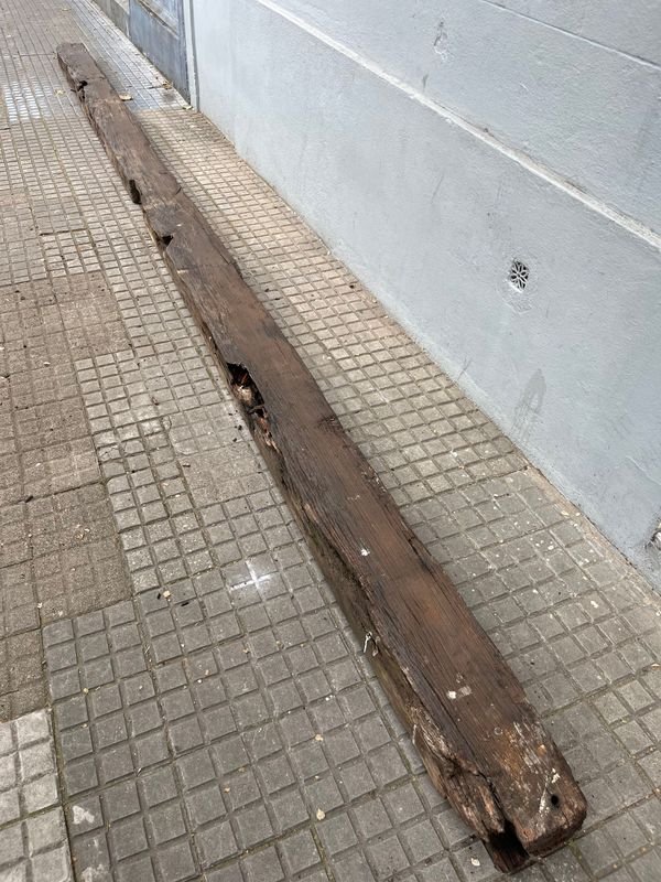 Viga de Madera Dura Antigua de 6.20 Metros