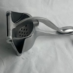 Exprimidor Manual de Aluminio para Cítricos - imagen 5