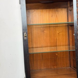Vitrina Antigua Madera Tallada Estilo Renacimiento con Espejo Biselado - imagen 4
