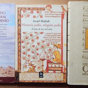 Lote anterior: Lote de 3 Libros: Genocidio Cultural Armenio, Historia Judía y Missale Auriense 1494