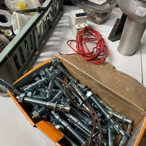 Lote de Artículos Eléctricos, Sanitarios y Ferretería Varios - imagen 2