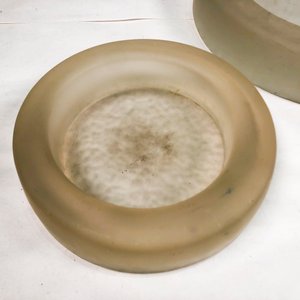 Dos Centros de Mesa Circulares Hialinos Esmerilados - imagen 3