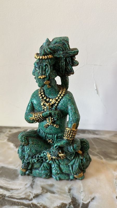 Escultura Mexicana de Piedra del Dios Maya del Maíz - imagen 2