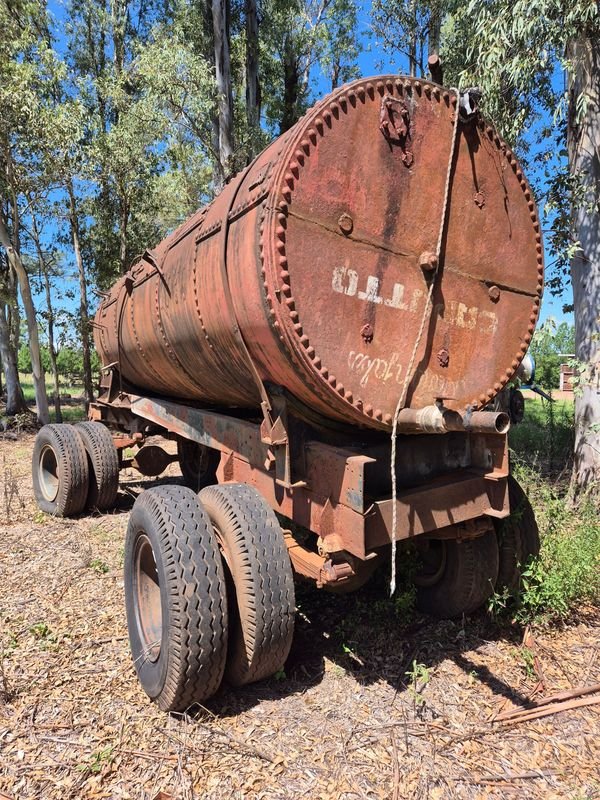 TANQUE MUY ANTIGUO TODO EN HIERRO - imagen 2