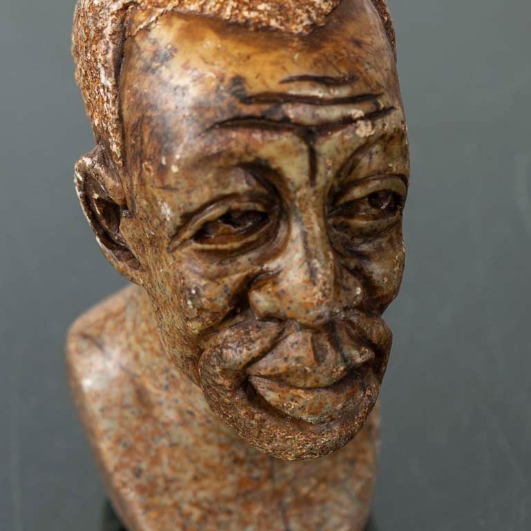 Estatua de piedra en excelente condición - imagen 2