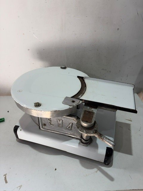 Cortafiambre Antigua Esmaltada Blanca