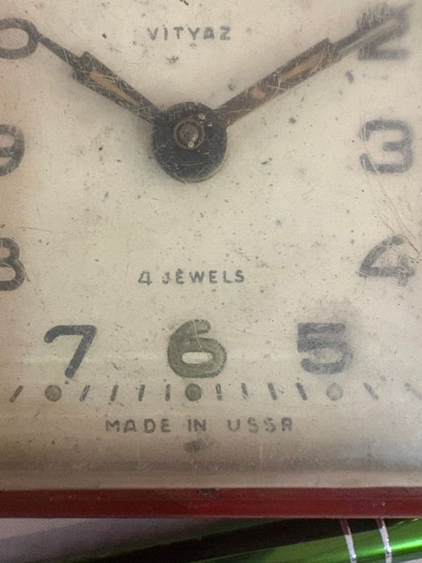 Reloj despertador soviético - imagen 3