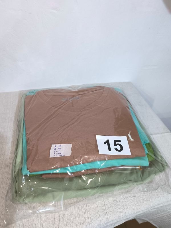 Colección de camisetas Busitos en diferentes tamaños y colores - imagen 2