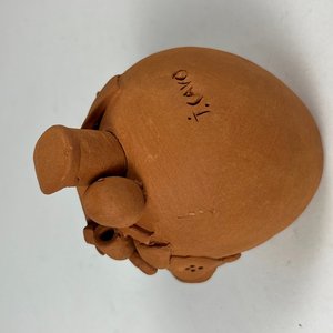 Cerámica "Personaje con elementos" de Juan Cavo - Firmada - imagen 2