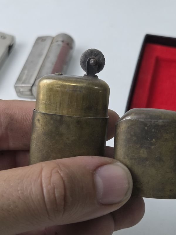 Lotes de encendedores antiguos y accesorios - imagen 8