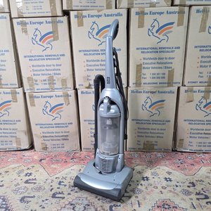 Lote siguiente: Aspiradora Mezzo CVC 1607 1600W Usada