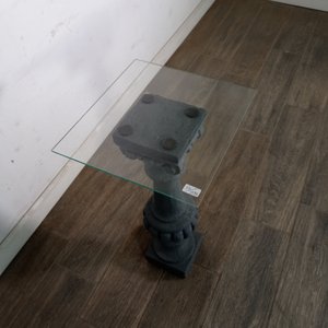 Mesita Auxiliar de Hormigón con Tapa de Vidrio - imagen 3