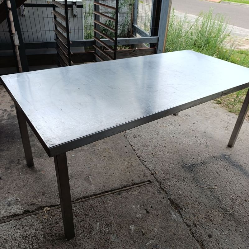 Lote siguiente: Mesa de Acero Inoxidable para Exterior