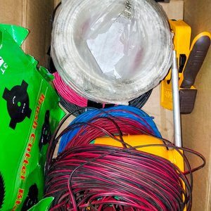 Lote siguiente: 5 Rollos de Cables Eléctricos Varios Colores
