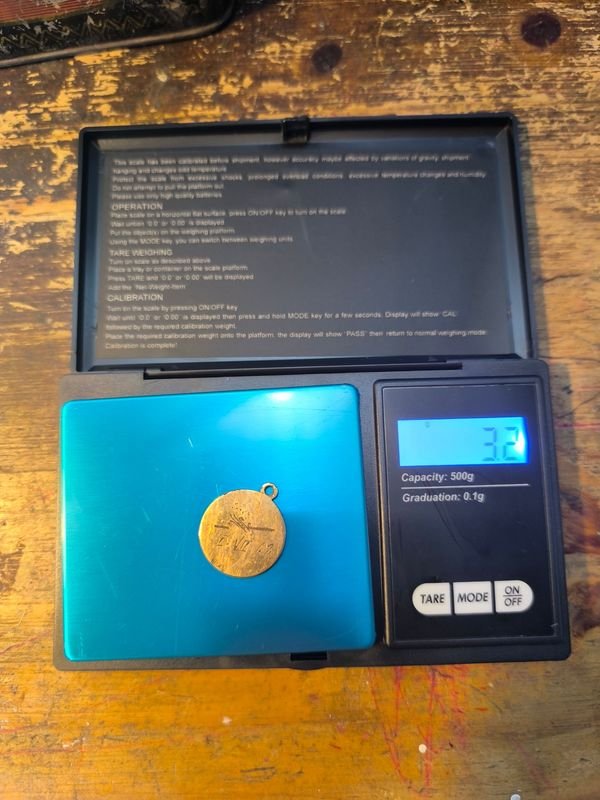 Medalla de Oro en Oro 18K con Escala - imagen 2