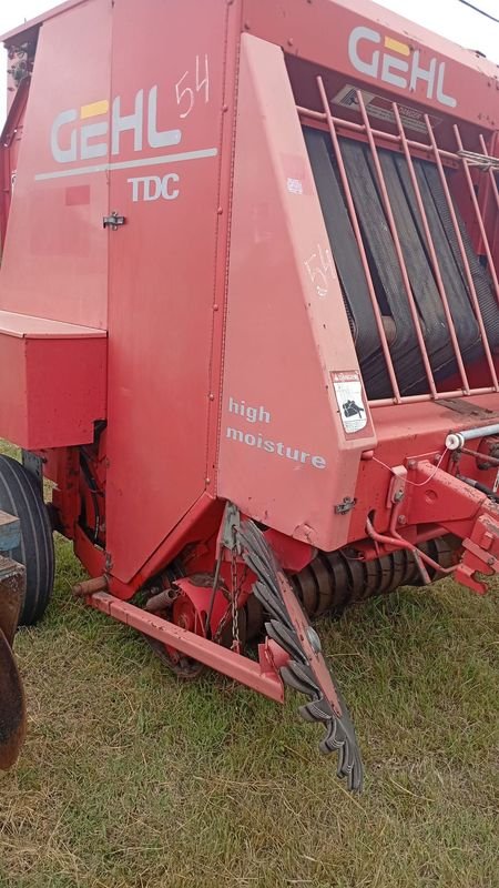 Enfardadora GEHL modelo 1475 TDC - Maquinaria Agrícola - imagen 2