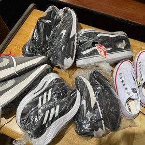 Lote siguiente: Lote de Zapatillas Deportivas Varias Marcas y Modelos