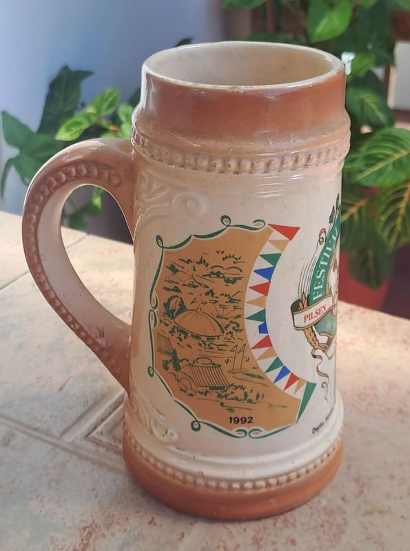 Jarra cervecería de colección año 1992 primera fiesta cerveza Montevideo Pilsen-Patricia - imagen 3