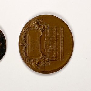 Moneda Siglo XIX Reino Unido Italia y Medalla Campanario San Marcos 1912 - imagen 3