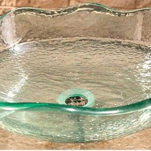 Lote siguiente: Bacha de Apoyo de Cristal Translúcido Verde Agua con Diseño Floral y Bordes Ondulados