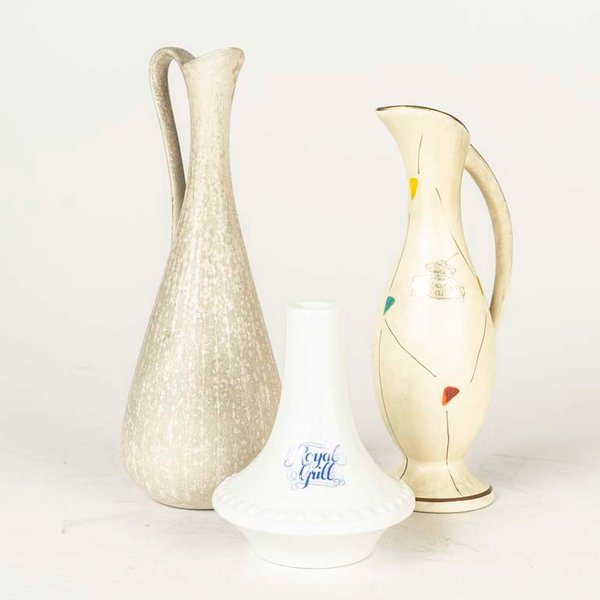 Lote de 3 Floreros de Cerámica y Porcelana: Sueco, Alemán y Sudafricano